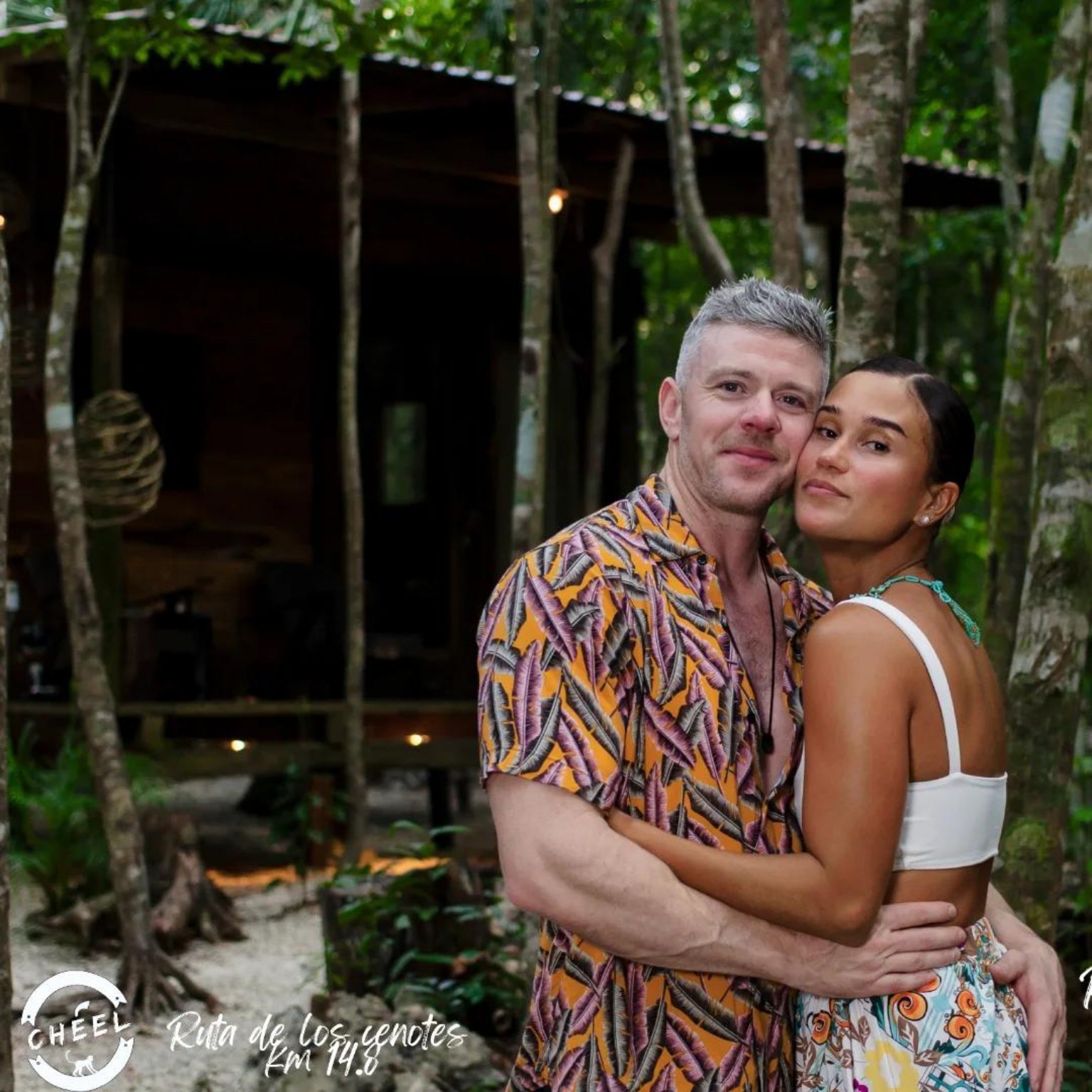 Pareja disfrutando su estancia en Chéel Lodge